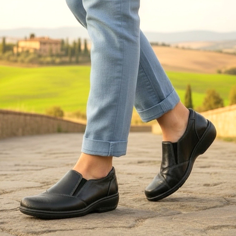 Clarks Womens Maven Opal‎ Loafer Size 7N Black Leather Shoe Low Wedge Shootie